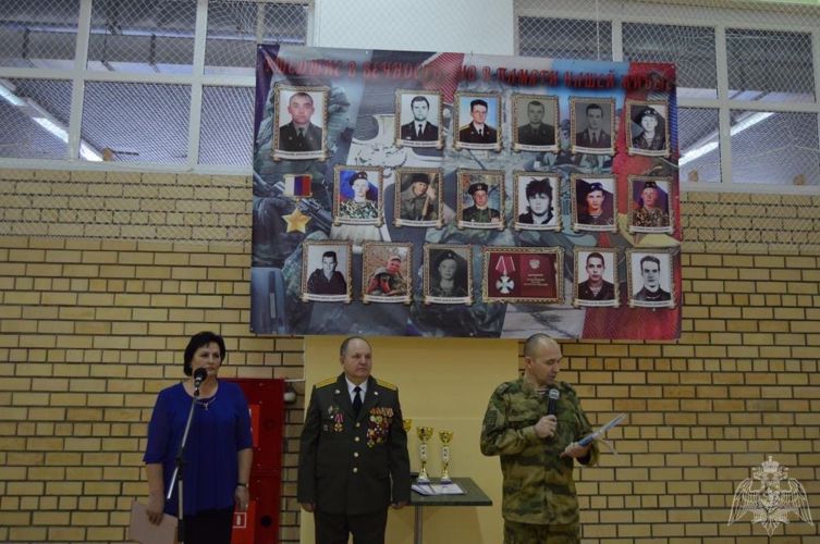 Военнослужащие Центра подготовки личного состава Северо-Западного округа войск национальной гвардии приняли участие в спортивных состязаниях, посвященных Дню Героя Отечества