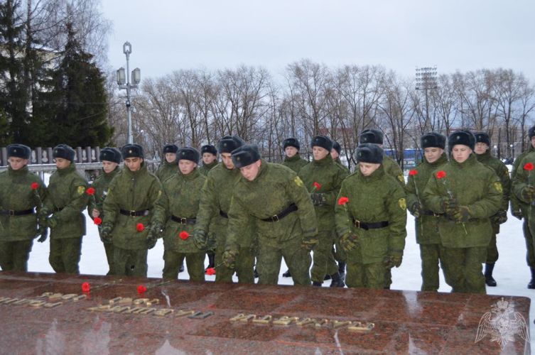 Военнослужащие Центра подготовки личного состава Северо-Западного округа Росгвардии приняли участие в мероприятиях, посвященных Дню неизвестного солдата
