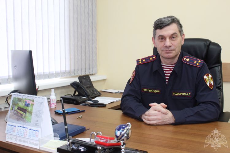 Начальник Управления Росгвардии по Республике Коми поздравил жителей региона с Днем государственного флага Российской Федерации и 99-ой годовщиной со дня образования Республики Коми
