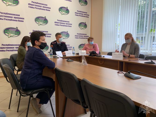 В Республике Коми заместитель начальника вневедомственной охраны проинформировал жителей региона о подготовке образовательных учреждений Сыктывкара к новому учебному году