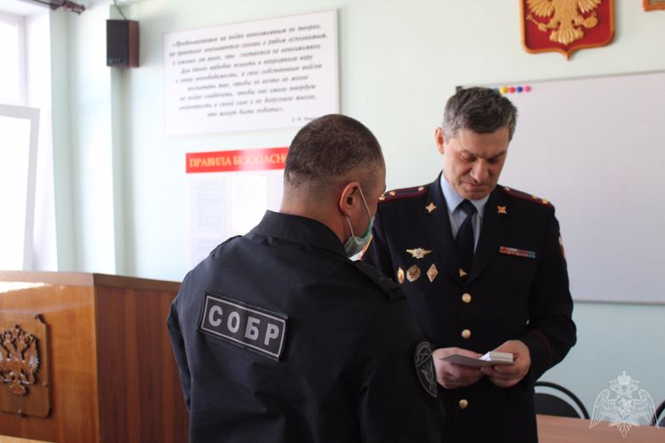 Начальник Управления Росгвардии по Республике Коми поздравил личный состав с Днем войск национальной гвардии
