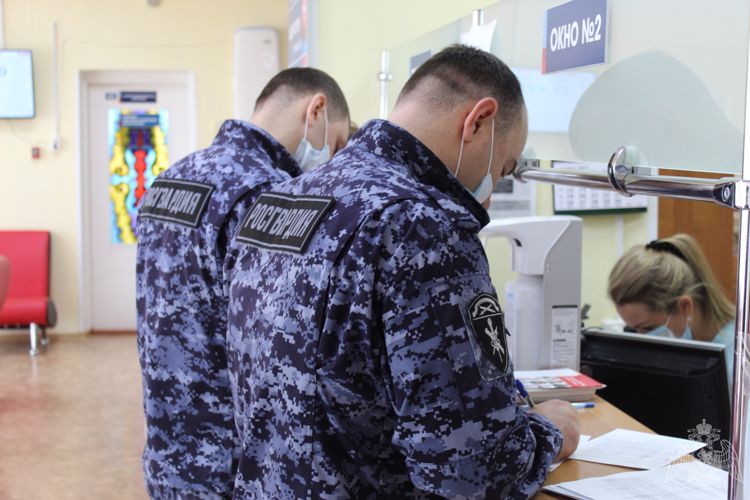 Сыктывкарские росгвардейцы приняли участие в добровольной сдаче крови