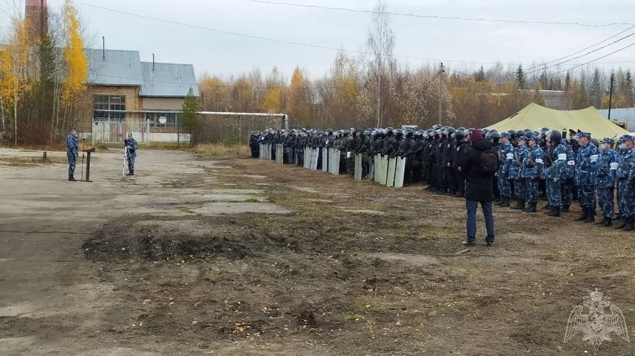 Сотрудники сыктывкарского ОМОН Росгвардии приняли участие в тактико-специальных учениях