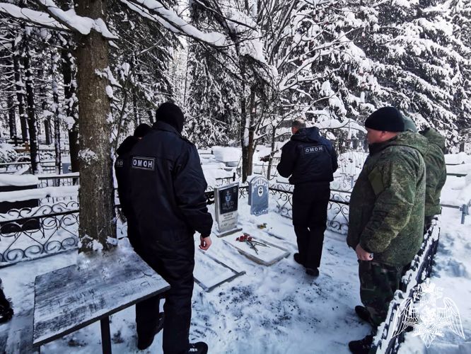 Сотрудники сыктывкарского ОМОН Росгвардии почтили память сослуживца, погибшего при исполнении служебного долга