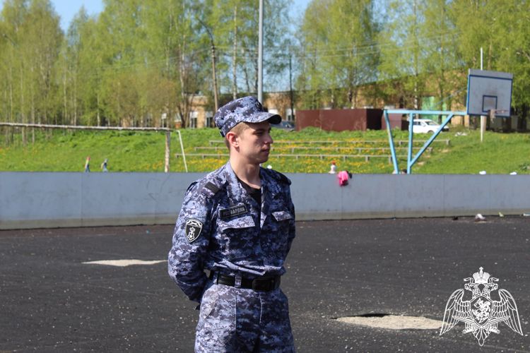 В Республике Коми росгвардейцы приняли участие в спортивной эстафете с подшефными кадетами 