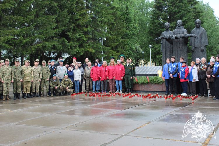 В Сыктывкаре военнослужащие и сотрудники Росгвардии приняли участие в акции «Свеча Памяти»