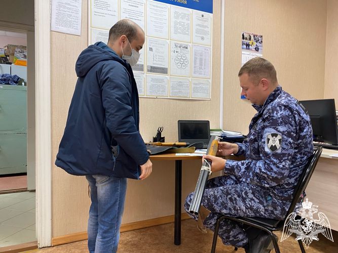 В Коми житель Усть-Кулома сдал в Росгвардию найденные основные части оружия 