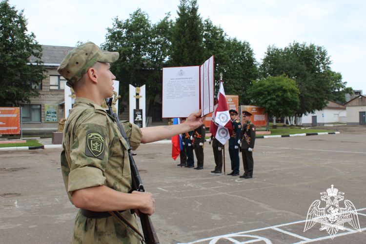 В Сыктывкаре приняли присягу военнослужащие Центра подготовки Северо-Западного округа Росгвардии
