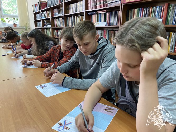 В Сыктывкаре подшефные кадеты Росгвардии приняли участие во всероссийском патриотическом проекте «Своих не бросаем»