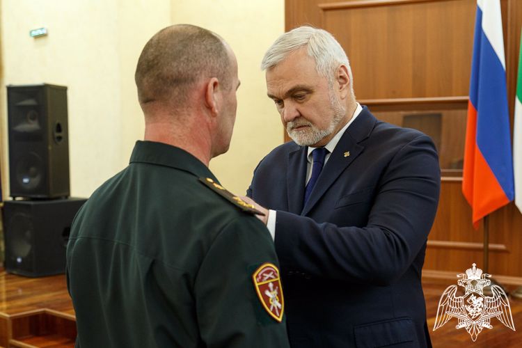 В Коми вручили государственные награды отличившимся в спецоперации росгвардейцам