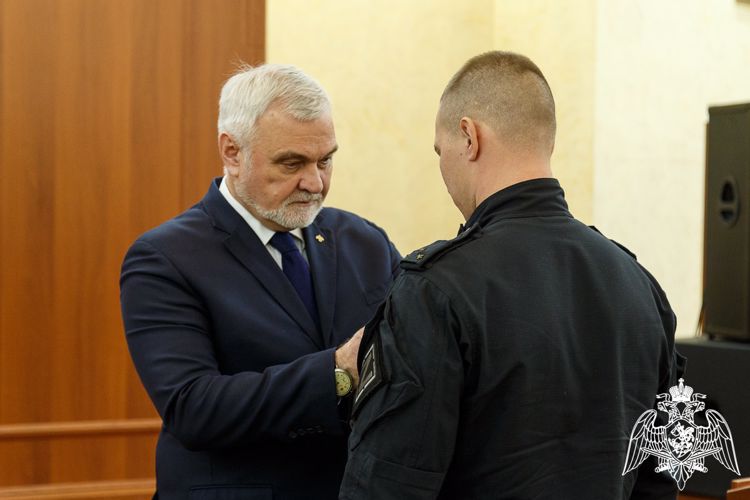 В Коми вручили государственные награды отличившимся в спецоперации росгвардейцам