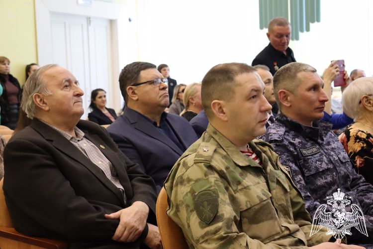 В Республике Коми росгвардейцы провели тематические мероприятия, посвященные Дню защитника Отечества
