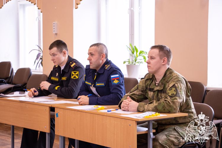 В Сыктывкаре военнослужащие Росгвардии принимают участие в судействе конкурса «Зарница-2023»