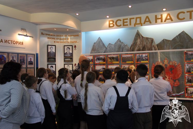 В Республике Коми росгвардейцы провели тематические мероприятия, посвященные Дню защитника Отечества