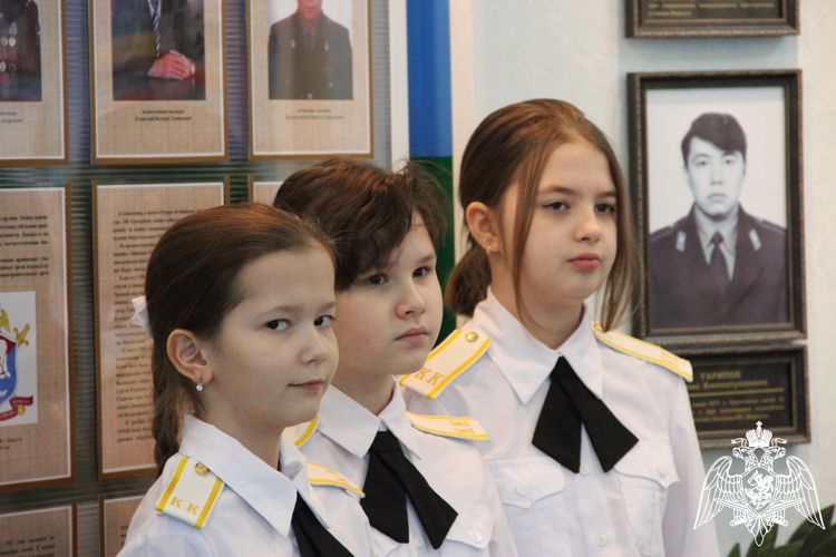 В Республике Коми росгвардейцы провели тематические мероприятия, посвященные Дню защитника Отечества