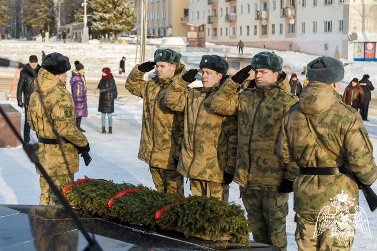 В Сыктывкаре офицеры и ветераны Росгвардии почтили память воинов-интернационалистов