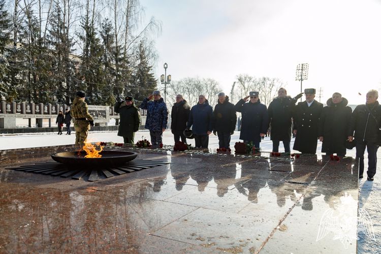 В Сыктывкаре офицеры и ветераны Росгвардии почтили память воинов-интернационалистов