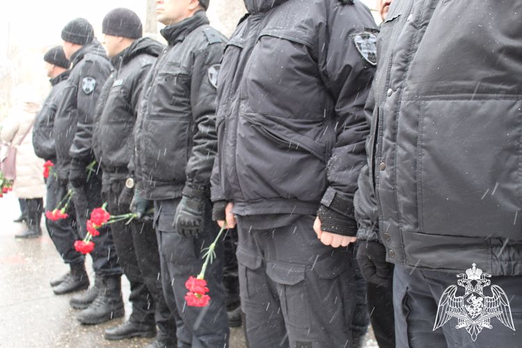 В Сыктывкаре увековечили память офицера ОМОН Росгвардии, погибшего при защите Донбасса