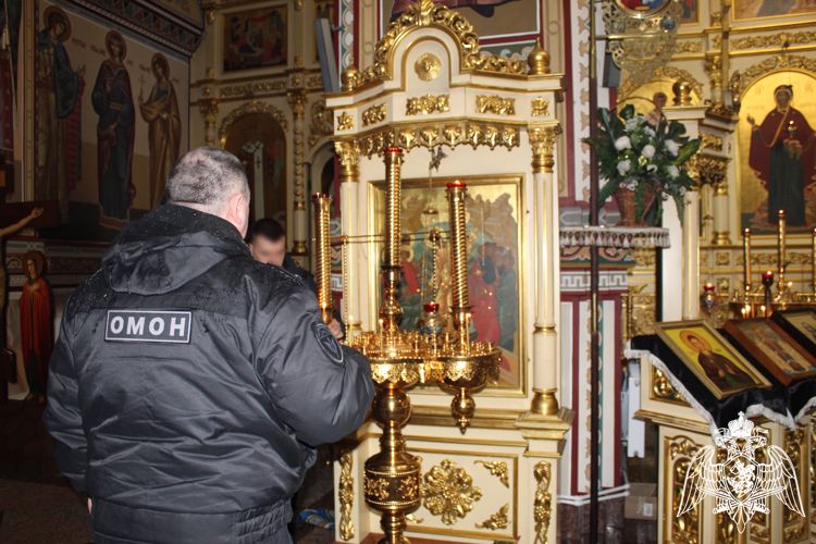 В Сыктывкаре росгвардейцы приняли участие в богослужении за здравие участников специальной операции
