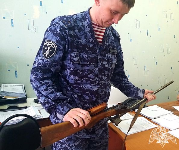 В Сыктывкаре местные жители добровольно сдали оружие и боеприпасы