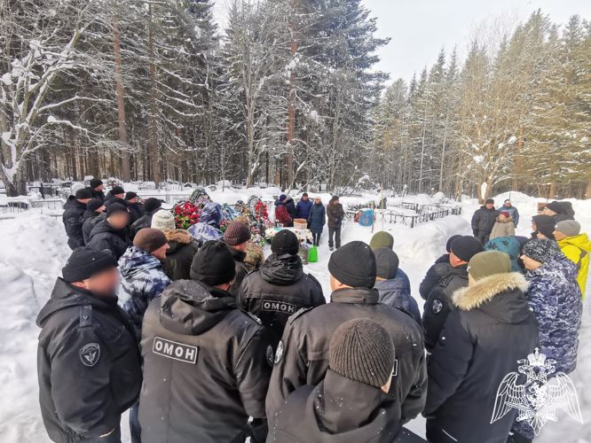 В Сыктывкаре росгвардейцы почтили память сослуживца, погибшего при исполнении служебного долга