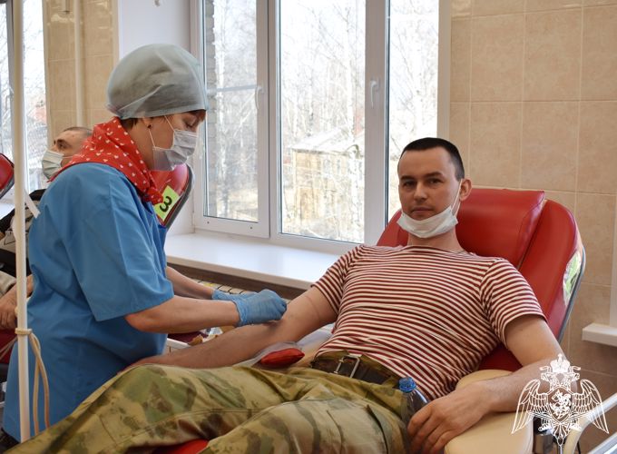 В Сыктывкаре росгвардейцы приняли участие в донорской акции «От сердца к сердцу»