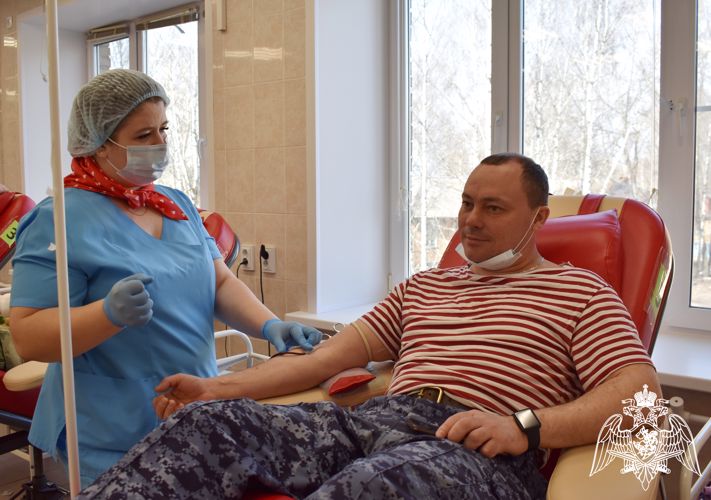 В Сыктывкаре росгвардейцы приняли участие в донорской акции «От сердца к сердцу»