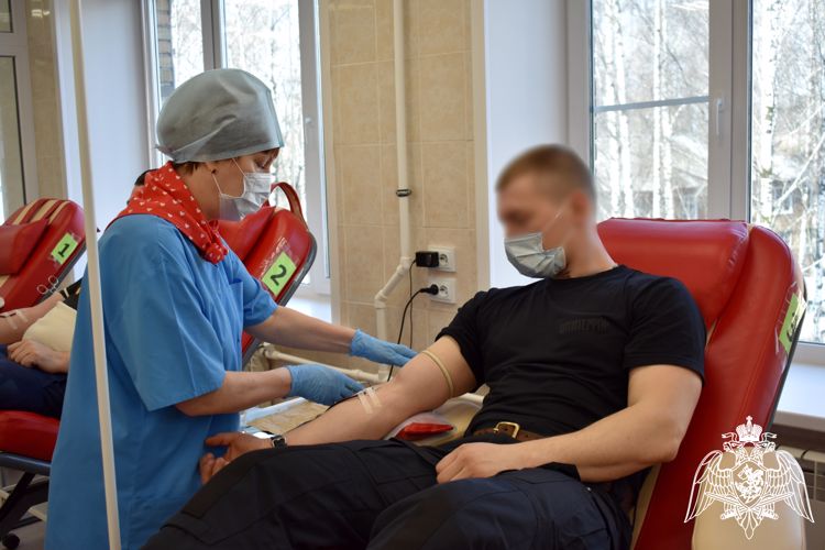 В Сыктывкаре росгвардейцы приняли участие в донорской акции «От сердца к сердцу»