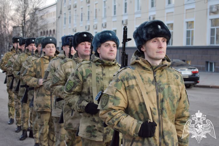 В Сыктывкаре военнослужащие Росгвардии участвуют в репетиции торжественного шествия ко Дню Победы