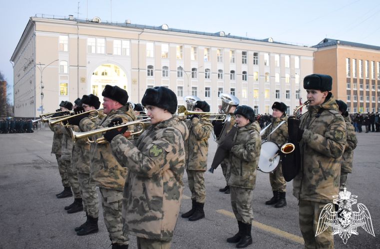 В Сыктывкаре военнослужащие Росгвардии участвуют в репетиции торжественного шествия ко Дню Победы