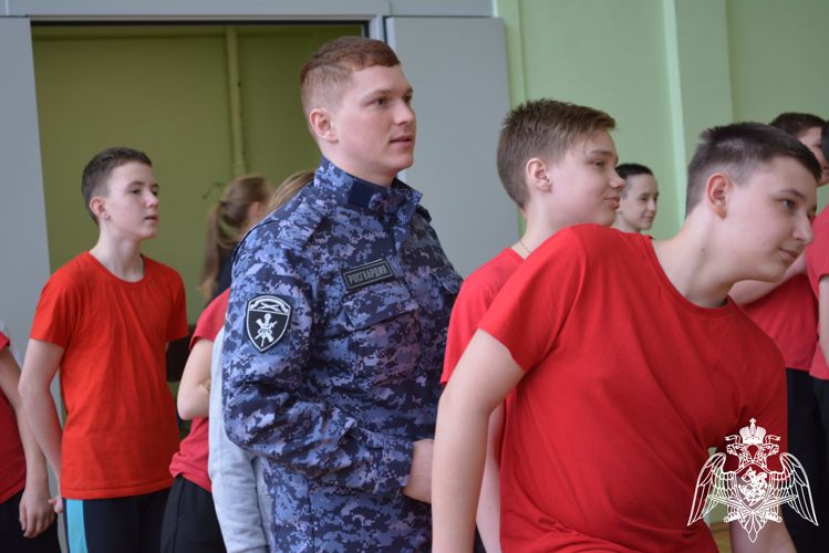 Росгвардейцы Коми провели патриотические мероприятия для подшефных кадетов