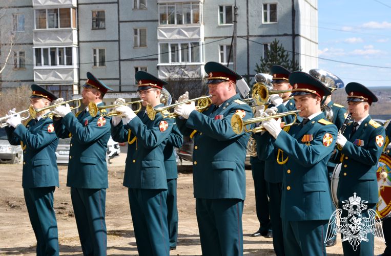 В Сыктывкаре стартовала патриотическая акция «Парад у дома ветерана»