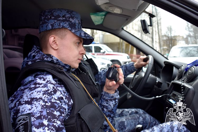 В Сыктывкаре росгвардейцы задержали граждан, подозреваемых в хищении имущества