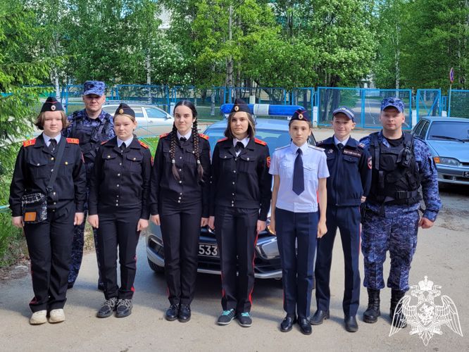 В Ухте росгвардейцы организовали экскурсию для школьников