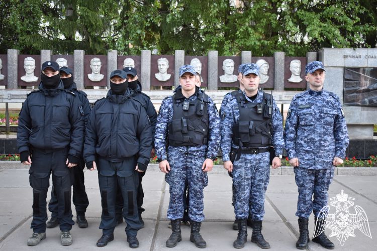 Росгвардейцы Коми приняли участие в акции «Свеча памяти»