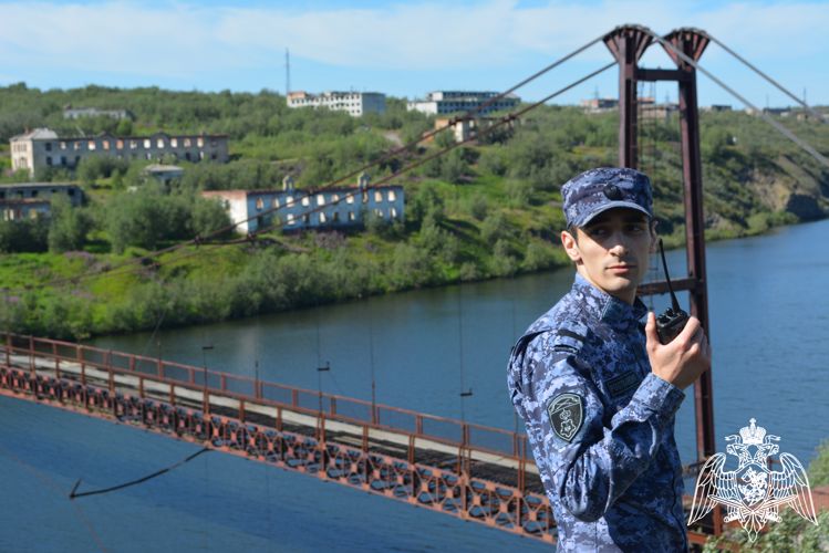 В Воркуте росгвардейцы задержали нарушителей, испортивших имущество развлекательного заведения