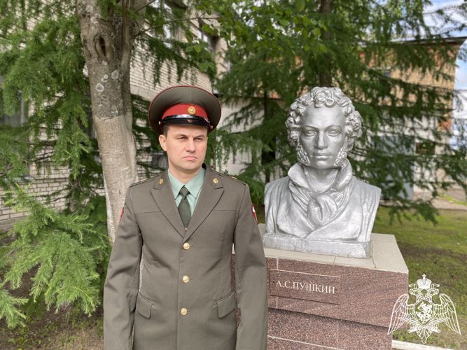 В Сыктывкаре росгвардейцы приняли участие в акции ко Дню рождения Александра Сергеевича Пушкина