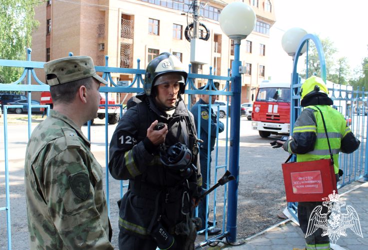 В Сыктывкаре прошли совместные учения Управления Росгвардии по Республике Коми и регионального МЧС по пожарной безопасности 