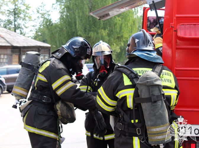 В Сыктывкаре прошли совместные учения Управления Росгвардии по Республике Коми и регионального МЧС по пожарной безопасности 
