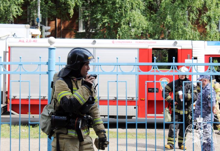 В Сыктывкаре прошли совместные учения Управления Росгвардии по Республике Коми и регионального МЧС по пожарной безопасности 