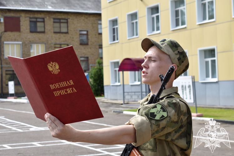В Сыктывкаре приняли присягу военнослужащие Центра подготовки Северо-Западного округа Росгвардии