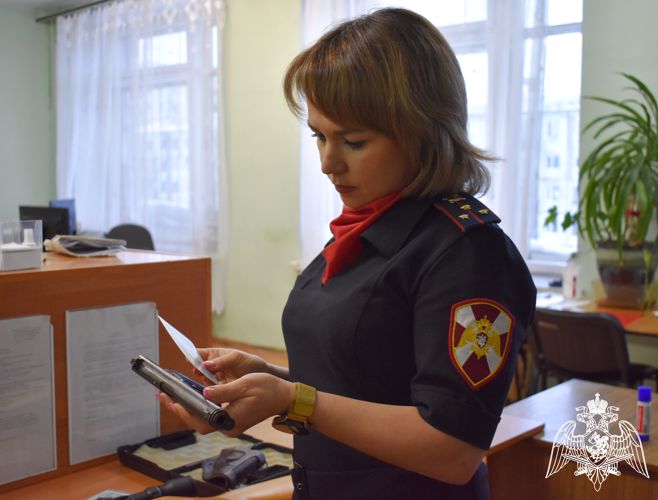 Сотрудниками Росгвардии выявлено 13 правонарушений в области оборота оружия