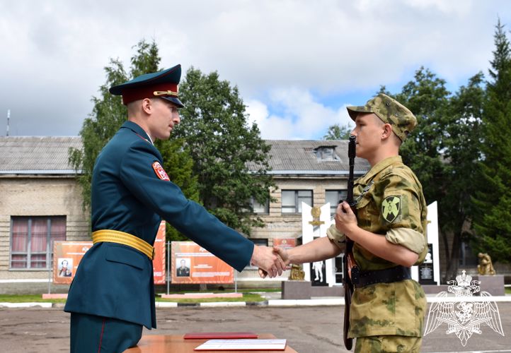 В Сыктывкаре приняли присягу военнослужащие Центра подготовки Северо-Западного округа Росгвардии