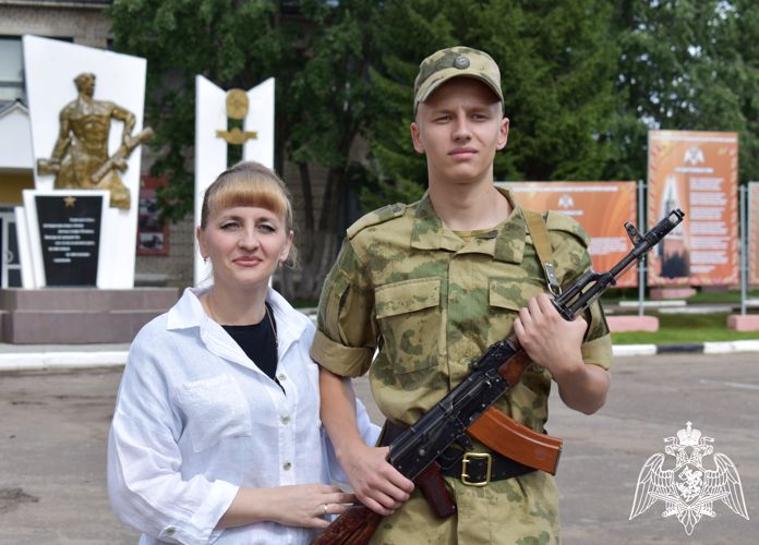 В Сыктывкаре приняли присягу военнослужащие Центра подготовки Северо-Западного округа Росгвардии