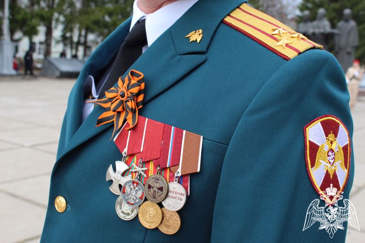 Офицерский состав войск национальной гвардии Российской Федерации отмечает свой профессиональный праздник – День офицера