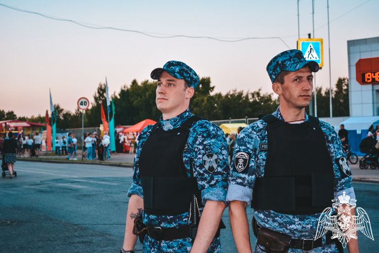 Росгвардейцы обеспечили правопорядок праздничных мероприятий Эжвинского района