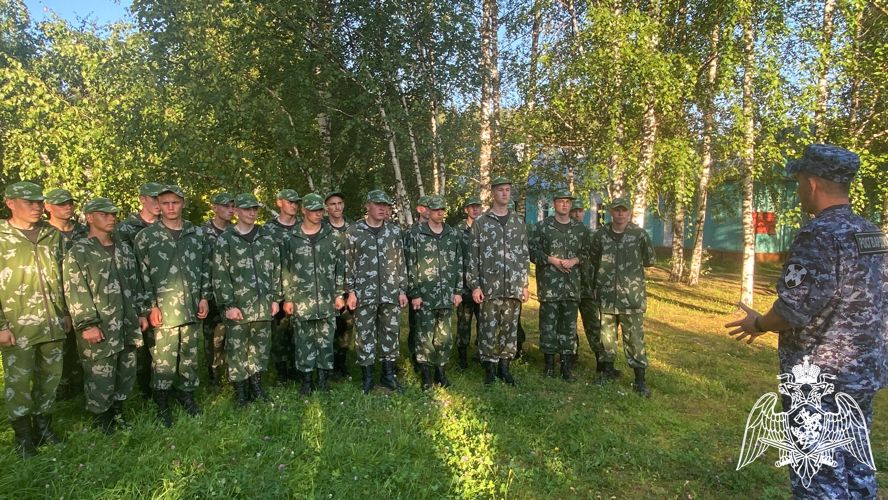 Росгвардия Коми провела профориентационную беседу с допризывной молодежью
