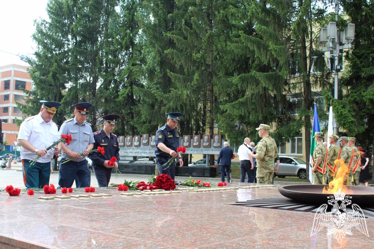 Росгвардейцы Коми приняли участие в митинге,  посвященном Дню образования воздушно-десантных войск