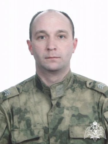 Сотрудники и военнослужащие Управления Росгвардии по Республике Коми почтили память погибшего сослуживца
