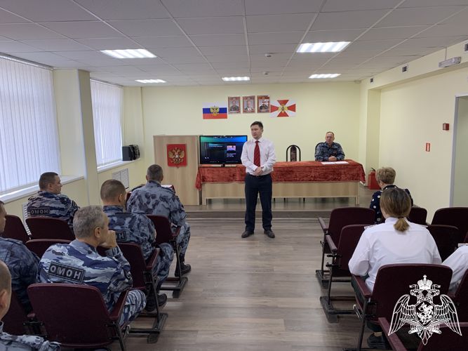 Воркутинские школьники поздравили росгвардейцев с Днем образования ОМОН России